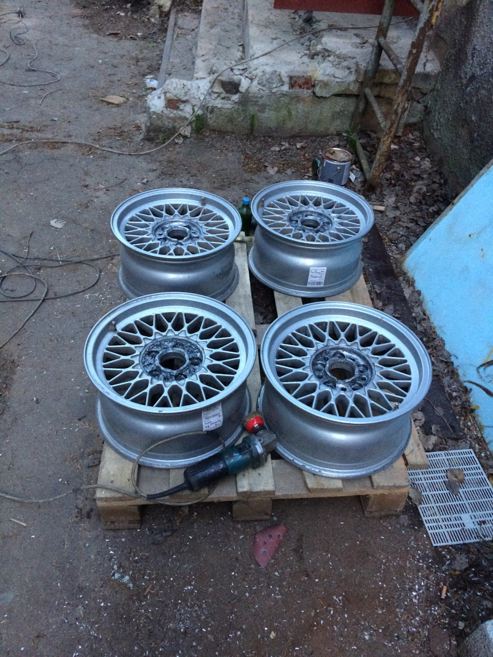 #12 Диски BBS (аля) r16 5*120 на 4*100. Підготовка до LeoCult 2017. ч2. Поліровка. 2