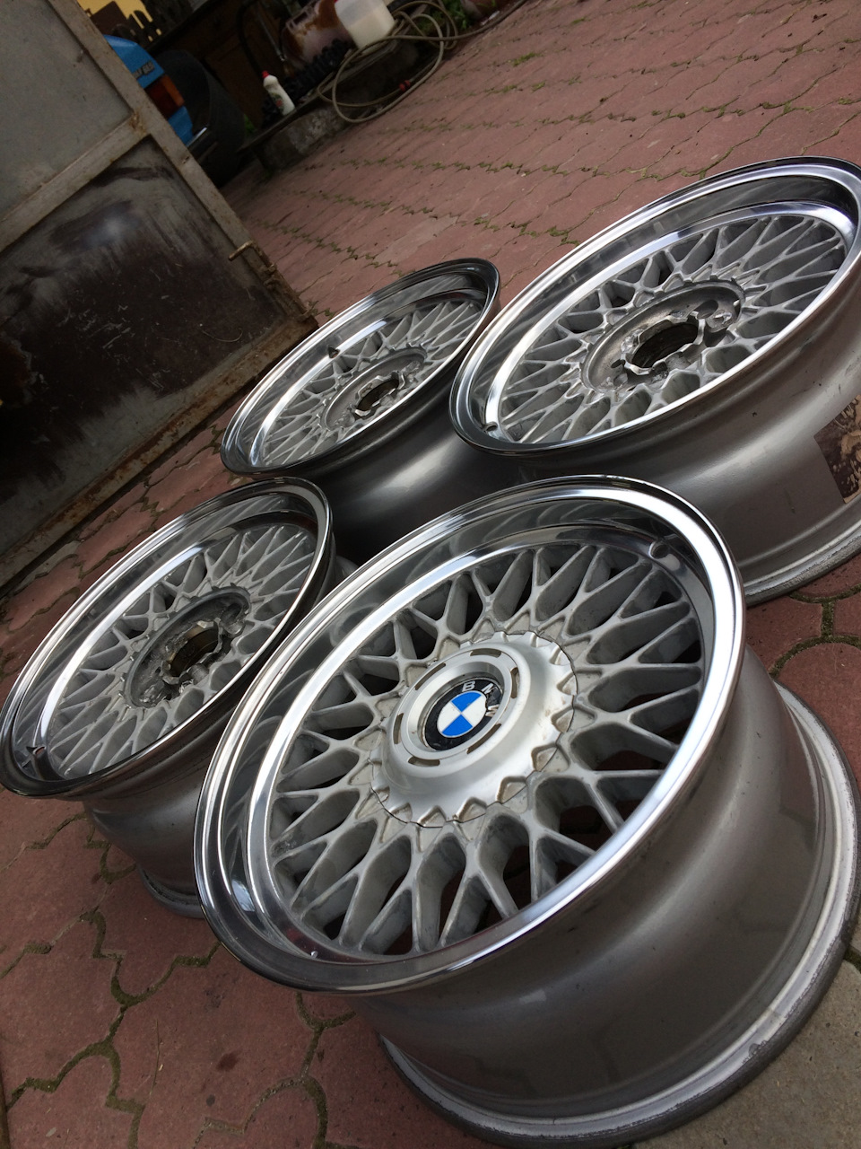 #13 Диски BBS (аля) r16 5*120 на 4*100. Підготовка до LeoCult 2017. ч3. Підготовка та фарбування. 1