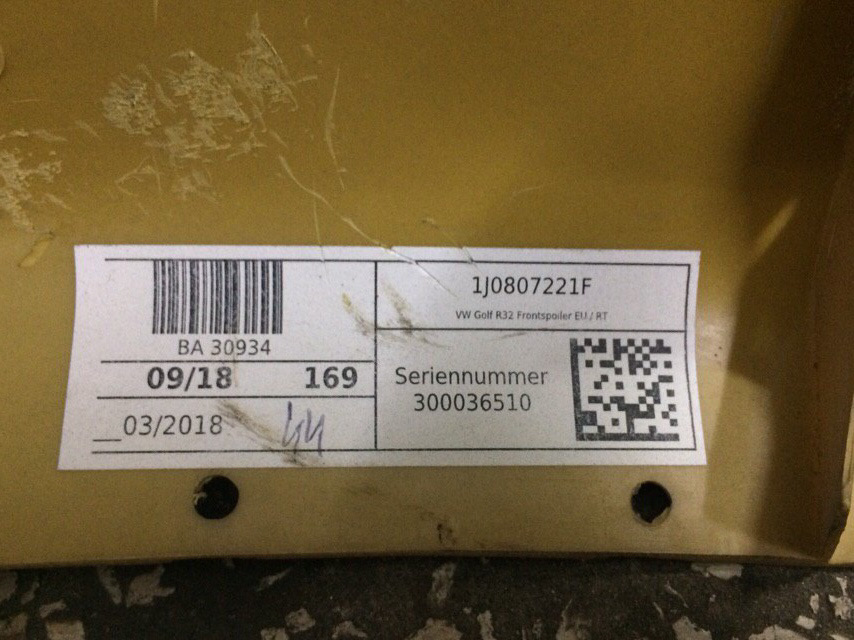 Передній OEM бампер R32 Golf4 4