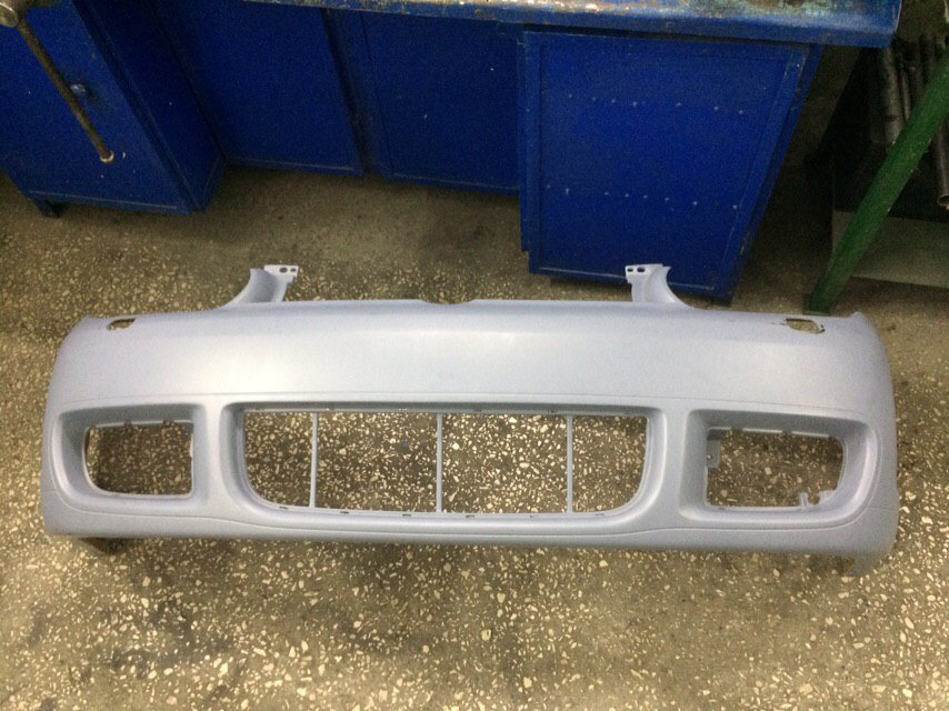 Передній OEM бампер R32 Golf4 1