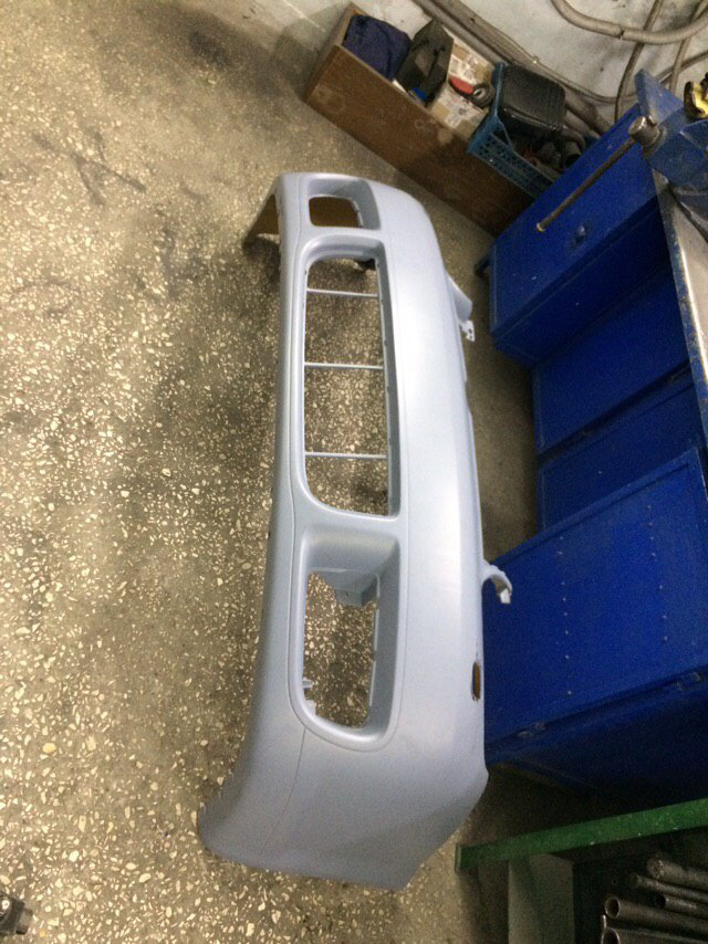 Передній OEM бампер R32 Golf4 3