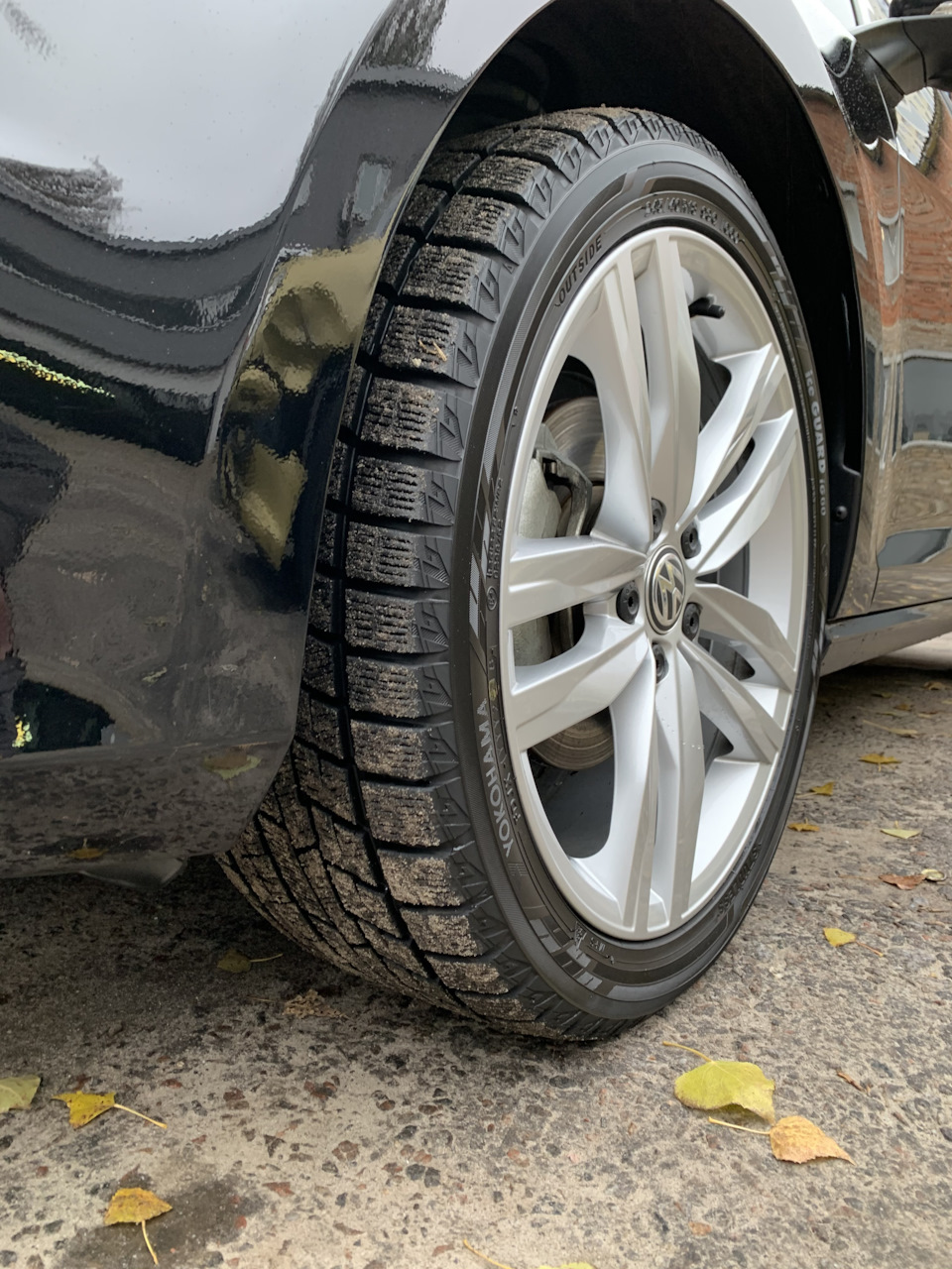 Перевзуття на зиму в 245/40 R18 Yokohama Ice Guard 1
