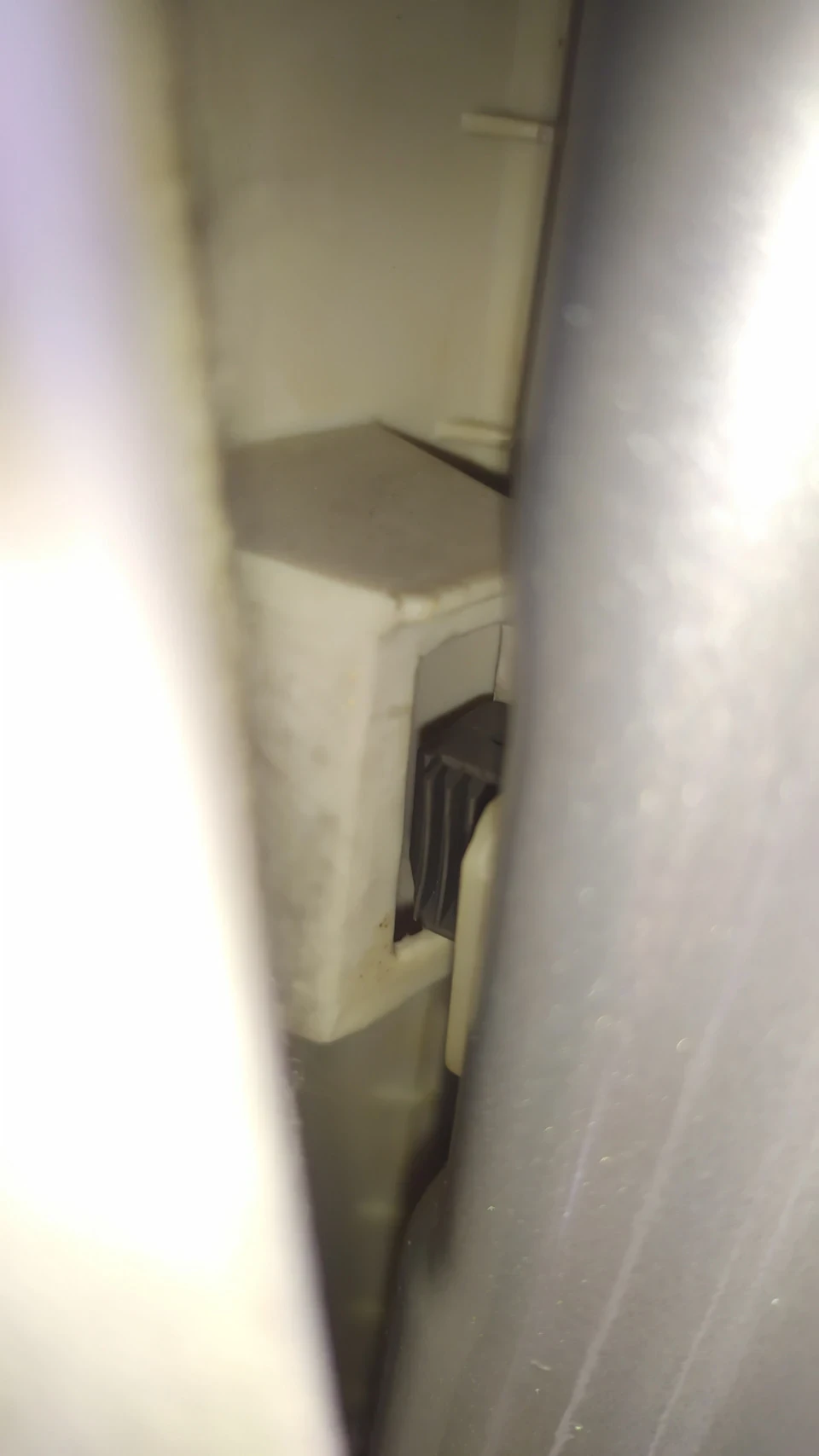 Help! Як зняти обшивку пасажирського аірбегу?