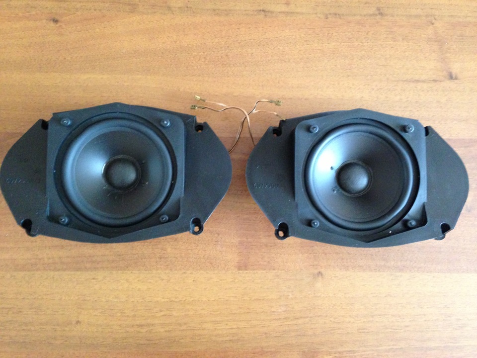 Колонки в задні полиці Blaupunkt two way system 1