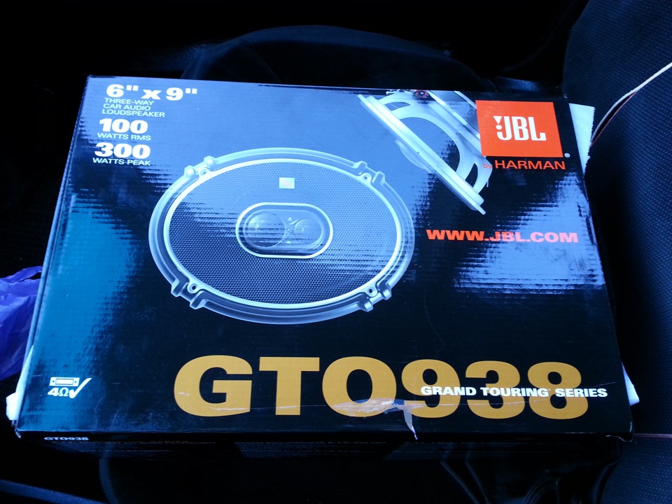 прикупив таки JBL GTO 938 1