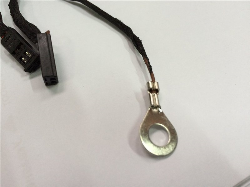 LED-підсвічування ніг передніх та задніх пасажирів. 2