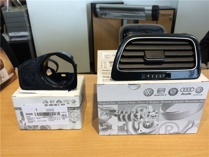 Установка салонного декору Chekered Black від VW Golf VII GTD. 4