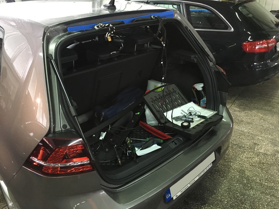 Задня кришка багажника від VW Golf VII GTD. Установка. 3