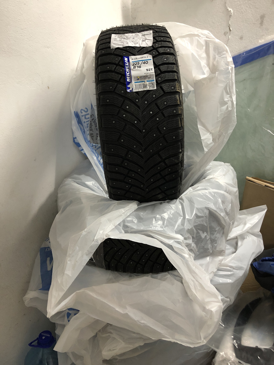 Нові зимові шини. Michelin X-ice North 4. 1