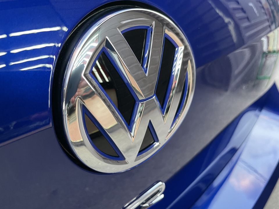 Значок VW від VW Golf 7.5 GTE на задню кришку багажника. 2