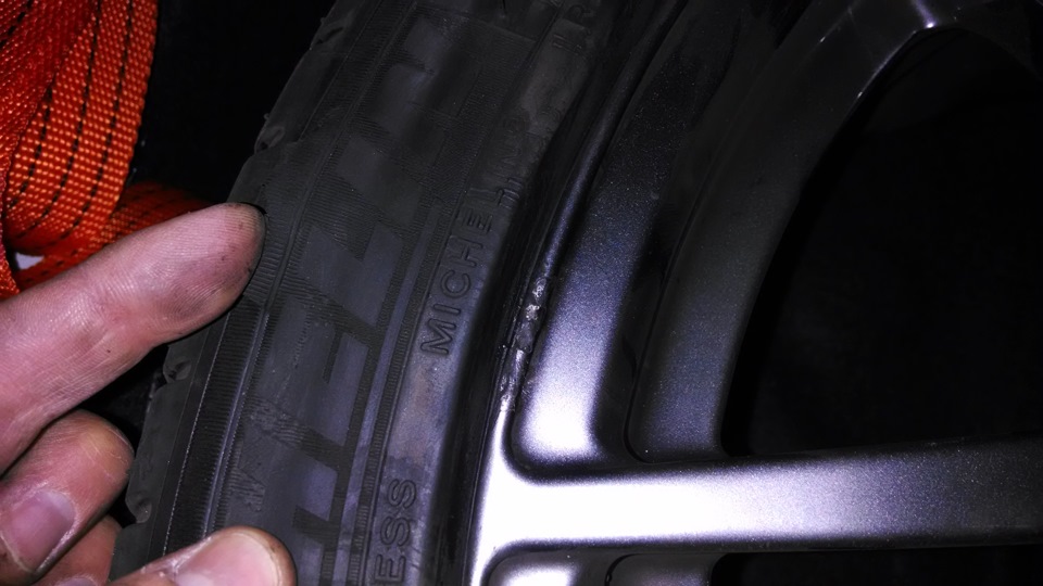 Покришка Michelin на смітник або як ковані тапки SL10 не витримали удару 2