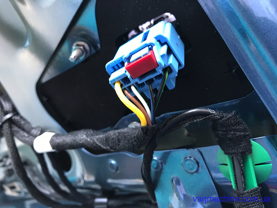 Задні LED-ліхтарі з динамічним повторювачем повороту від VW Golf 7 FL. Установка. 5