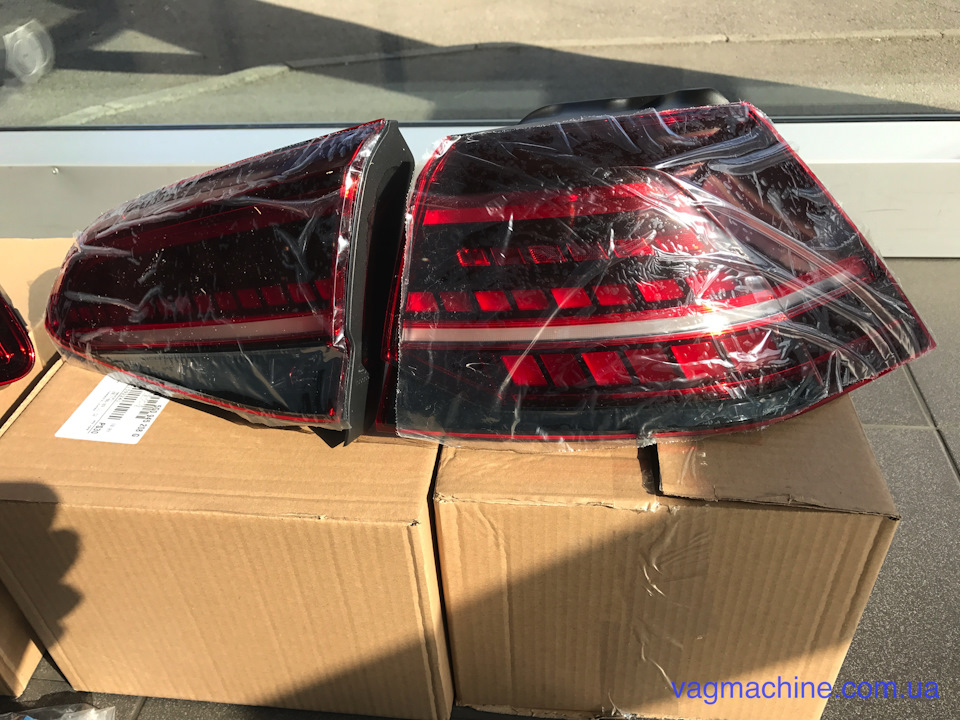 Задні LED-ліхтарі з динамічним повторювачем повороту від VW Golf 7 FL. 4