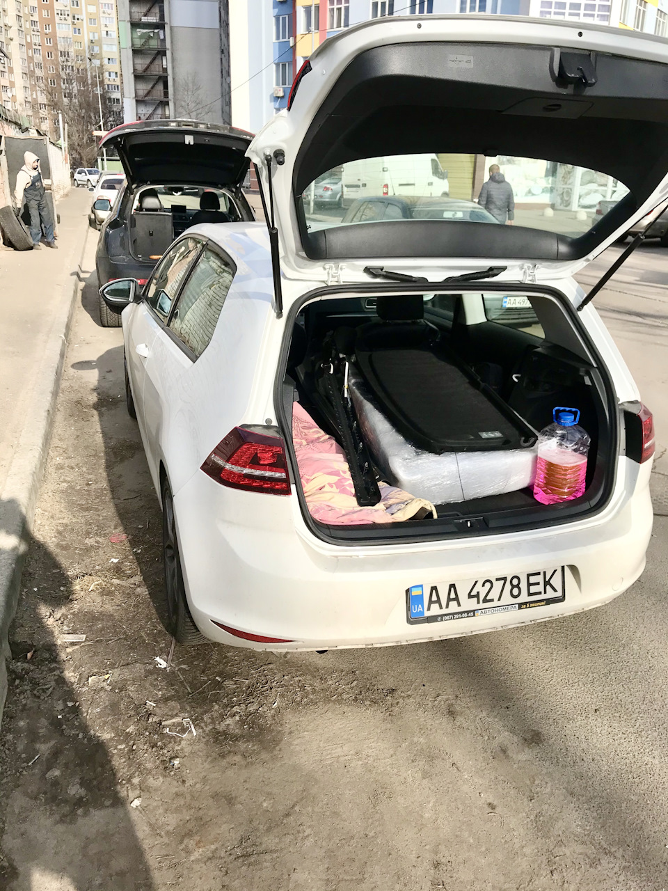 Ambient lights + майже зібраний салон від R 1