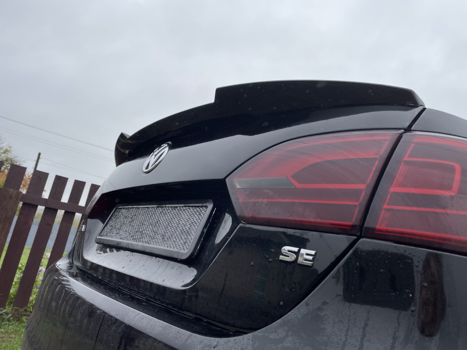 Спойлер багажника Volkswagen Jetta 6 стиль М4 1