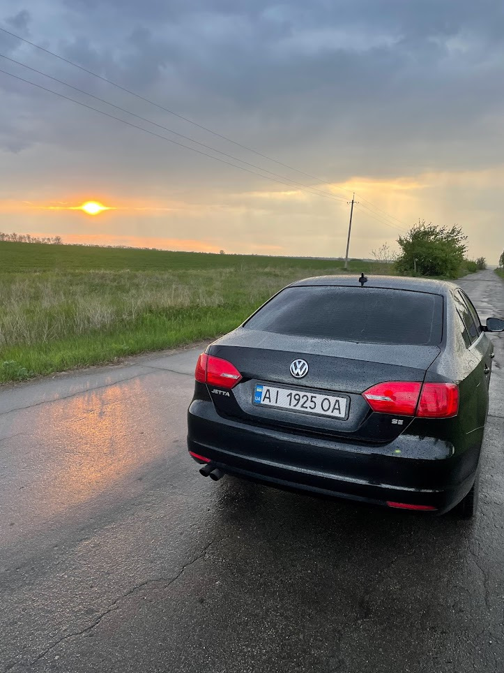 Спойлер багажника Volkswagen Jetta 6 стиль М4 1