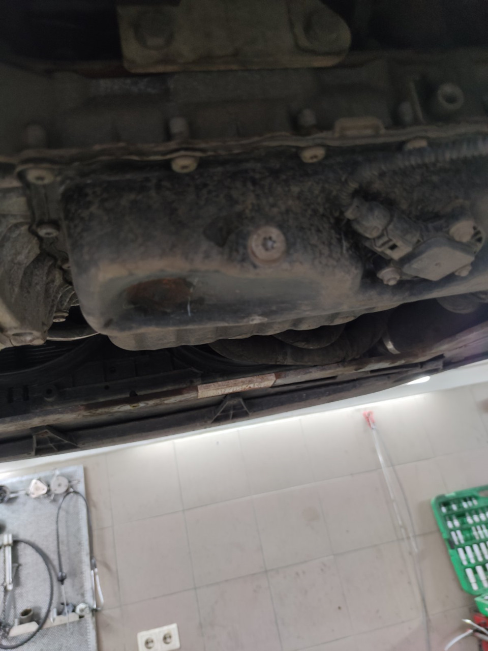 Заміна піддону jetta 6 USA 1.8 TSI 1