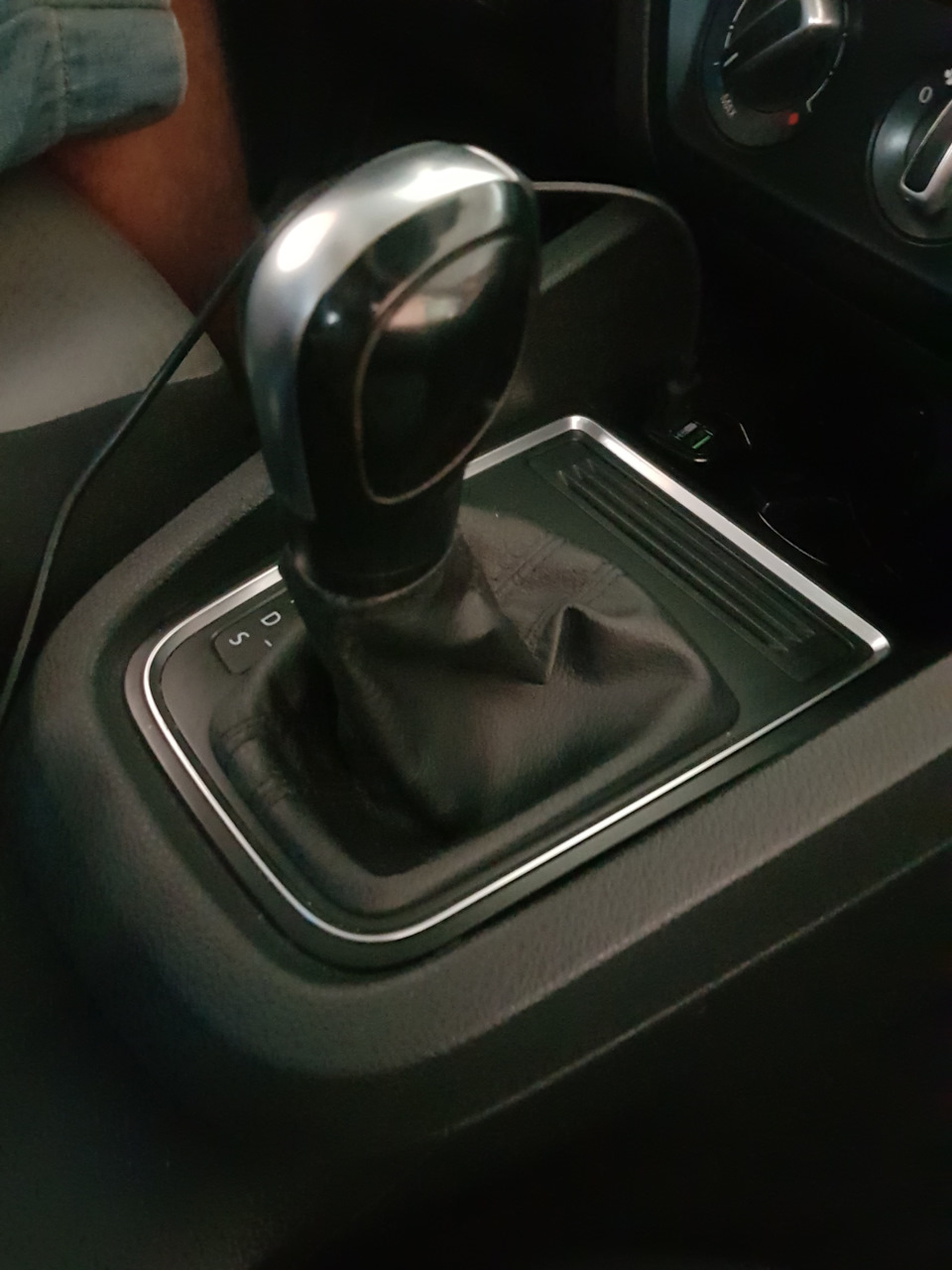 Накладки ручки КПП Jetta 2