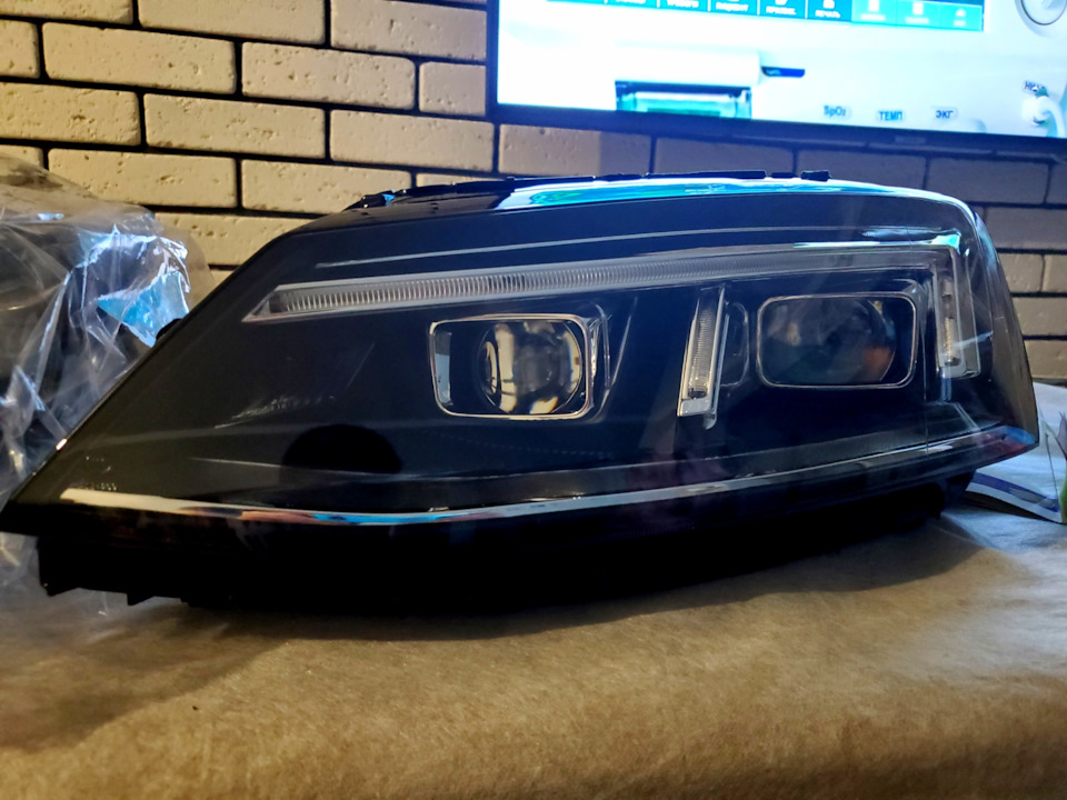 Нові очі для jetta 6 1