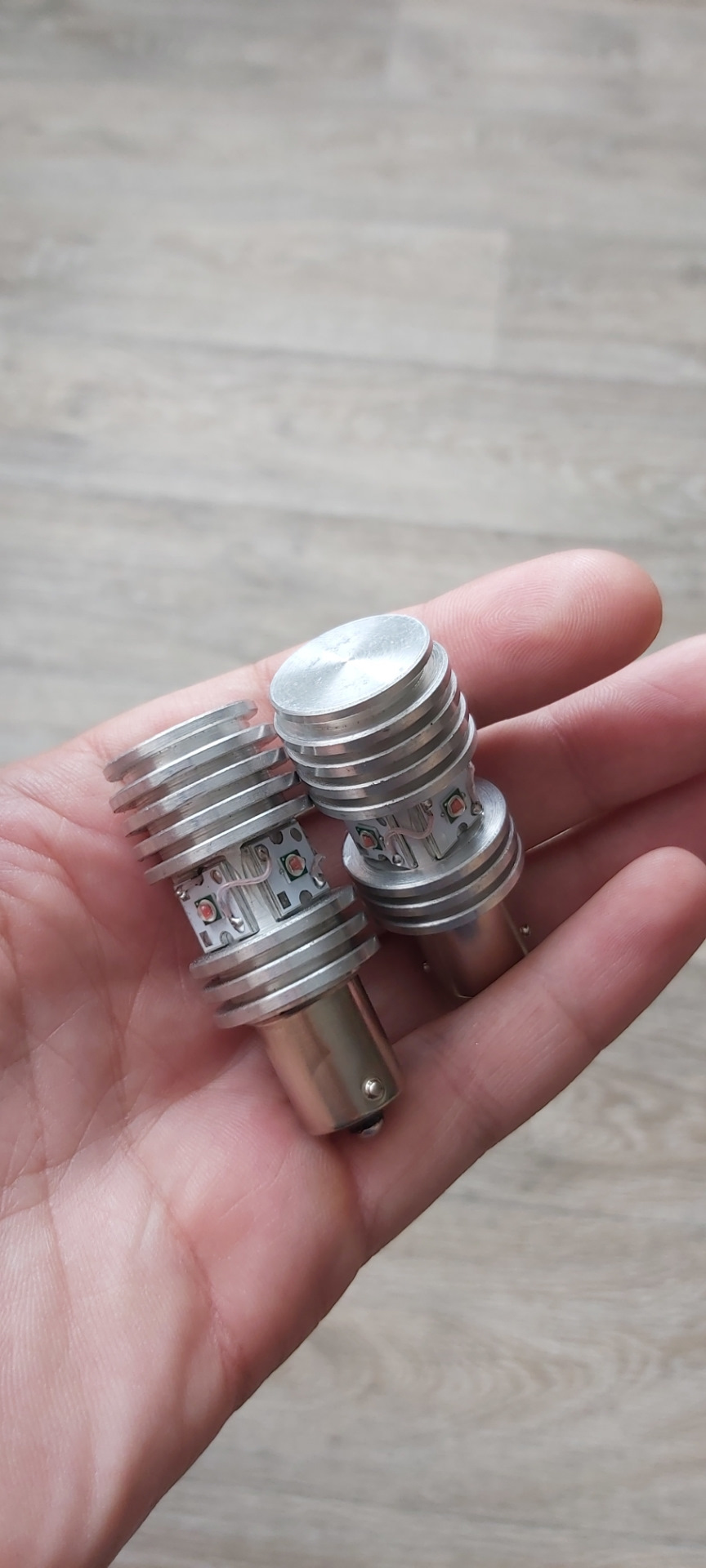 Жовті LED повороти (через червоний світлофільтр) + LED ліхтарі заднього ходу 5