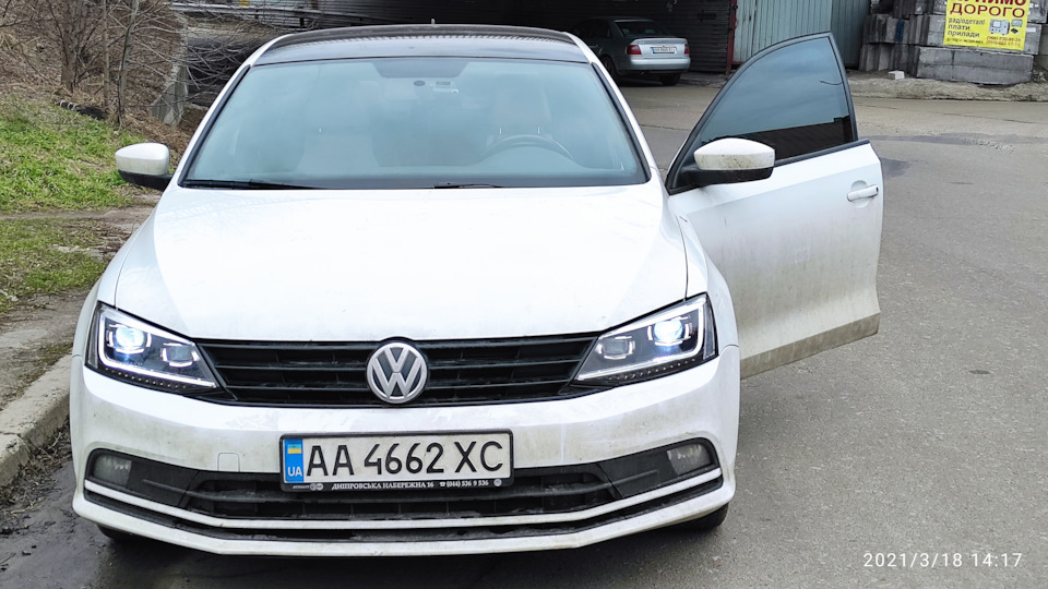 Світлодіодні фари для Jetta 2