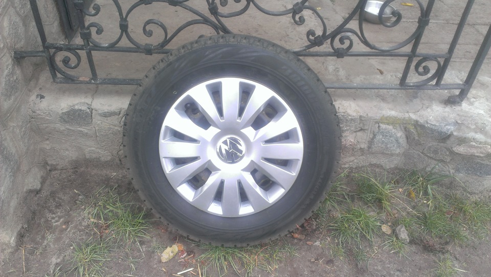 Продам шини Bridgestone Blizzak Revo GZ 195/65 R15 з дисками VW 1