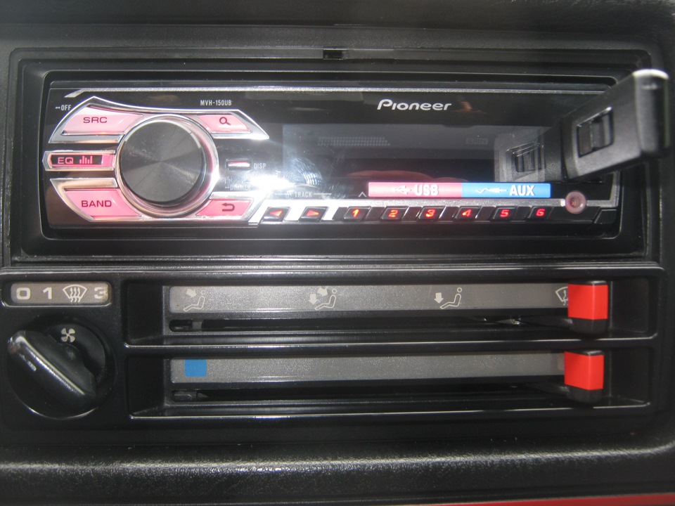 Pioneer MVH-150UB 1