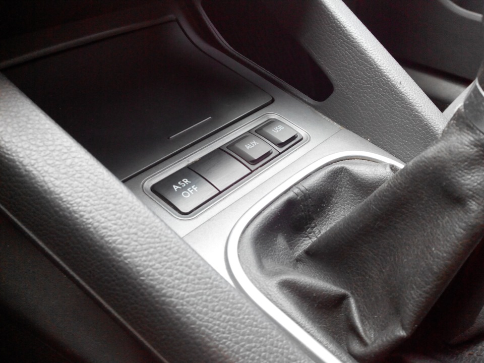 AUX та USB 4