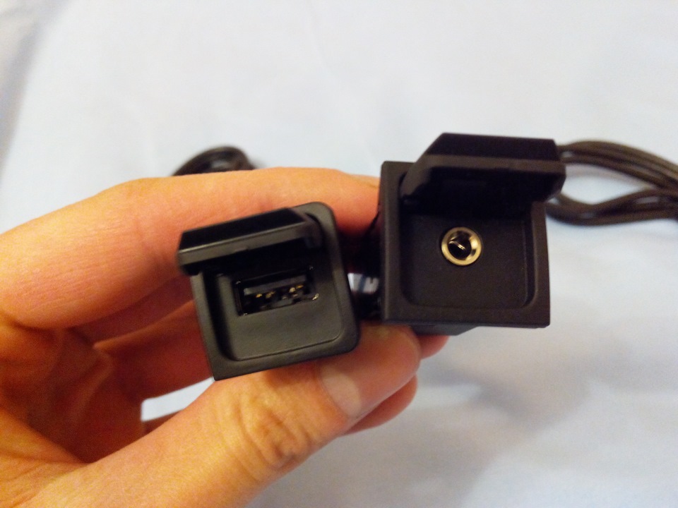 AUX та USB 3