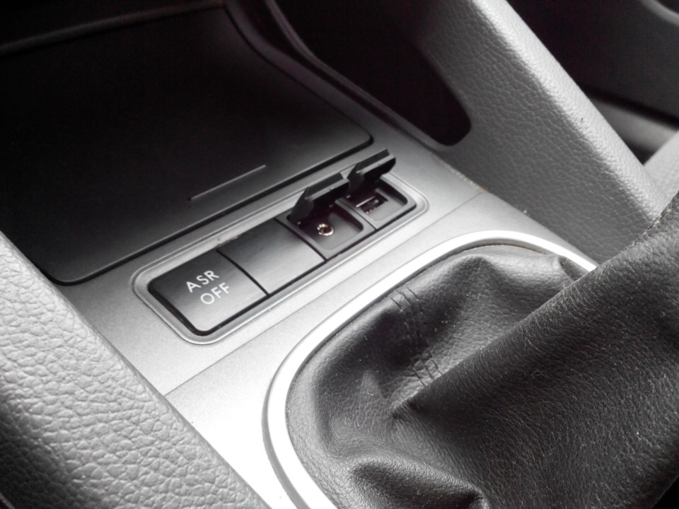 AUX та USB 5