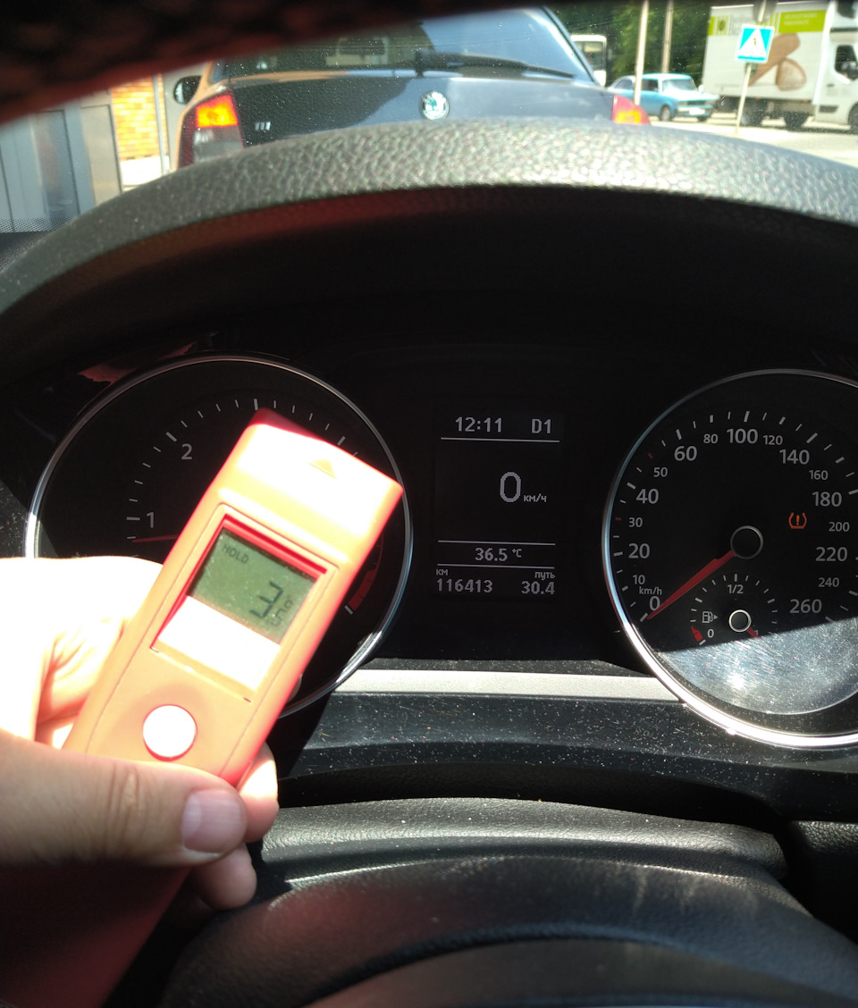 034 +37°C як справляється кондиціонер VW Jetta? 1