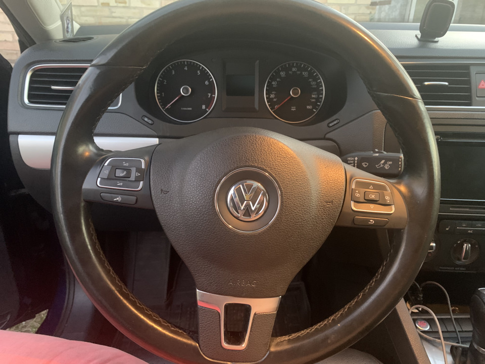 Додавання кнопок мультикеру Jetta 6 3
