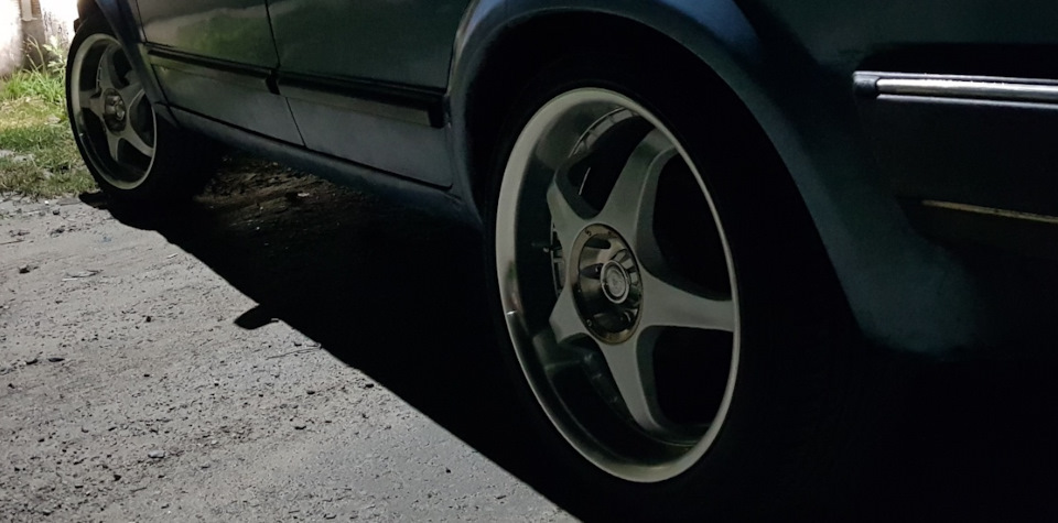 Продаю Диски Kosei Seneka-RT R17 PCD 4х100 4х114,3 +Гума 215/40 r17 Літо 2