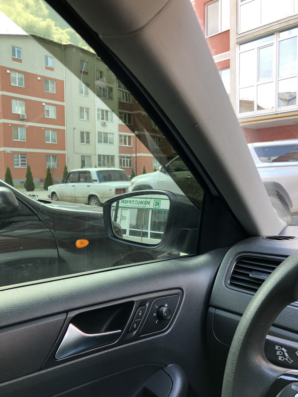 Заміна зовнішнього дзеркала заднього виду 5