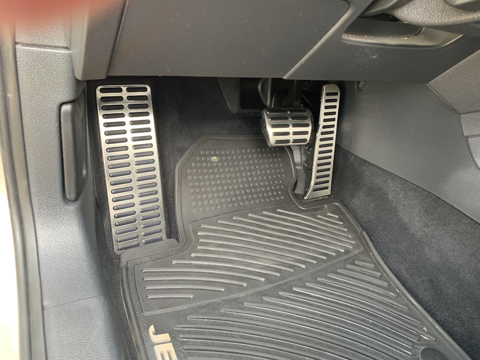 Накладки на педалі Китай VW JETTA 2.5 2012 SEL 4