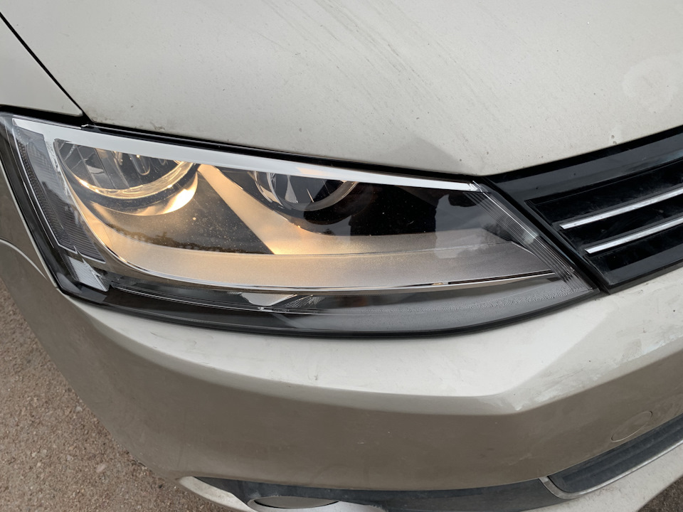 Поставив нові оригінальні фари VW JETTA 2.5 2012 SEL 3
