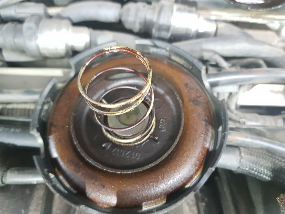 Заміна клапана PCV (клапан рециркуляції газів, що відпрацювали) 2.5l USA 5