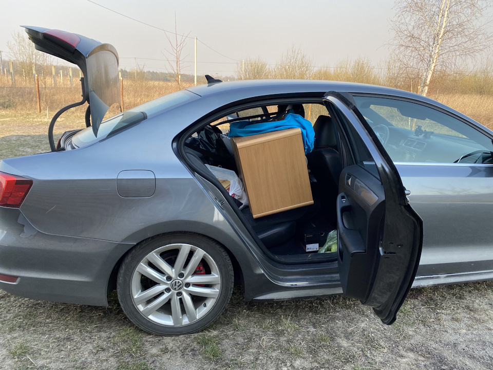 Чи підходить Jetta GLI для дачі та перевезення речей? 2