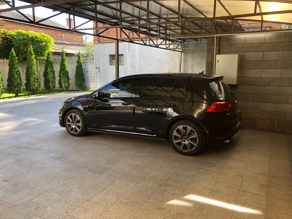 Кування кинув у GTI, а GLI нарядив у VW Austin 18 4