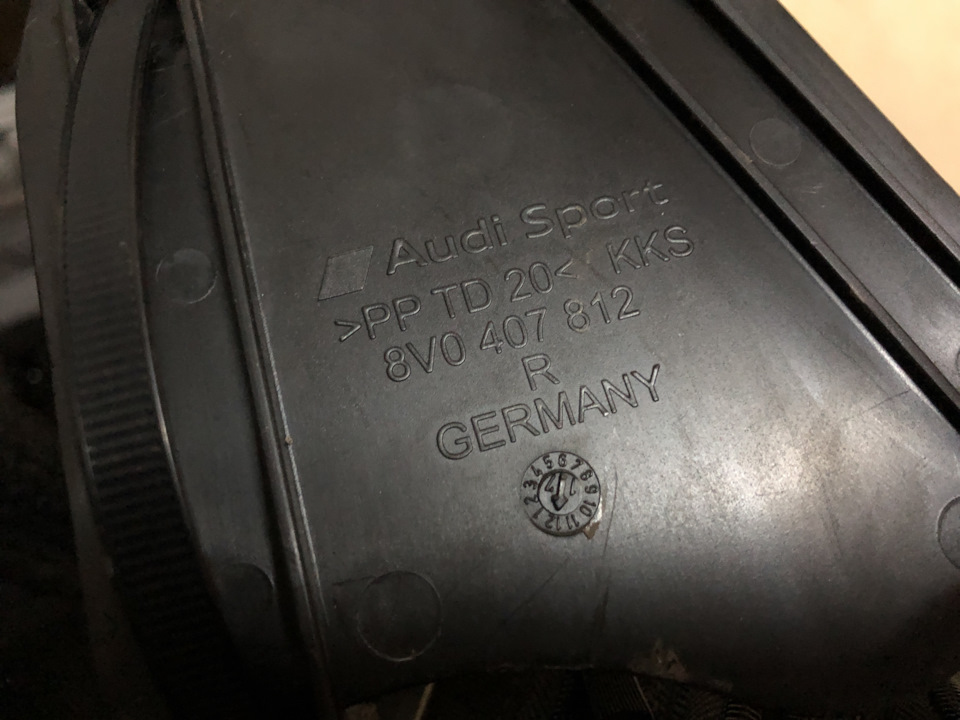 Нагнітач повітря в гальмівні диски від RS3 3