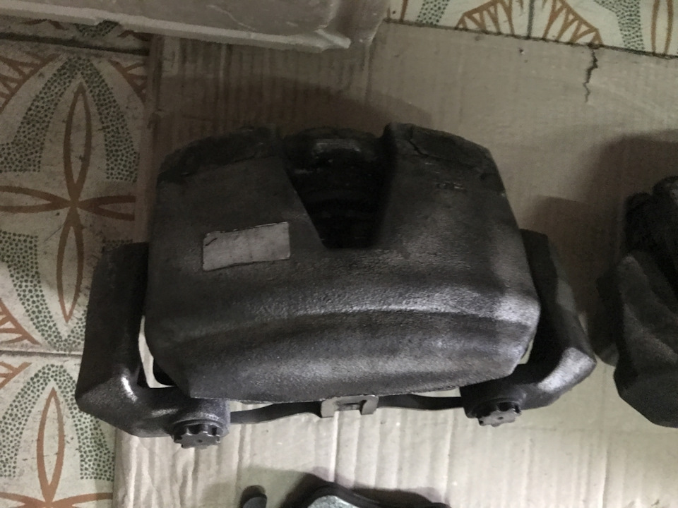 Передні гальма від Audi Q5/A7 345x30 з поршнем 60-мм 2