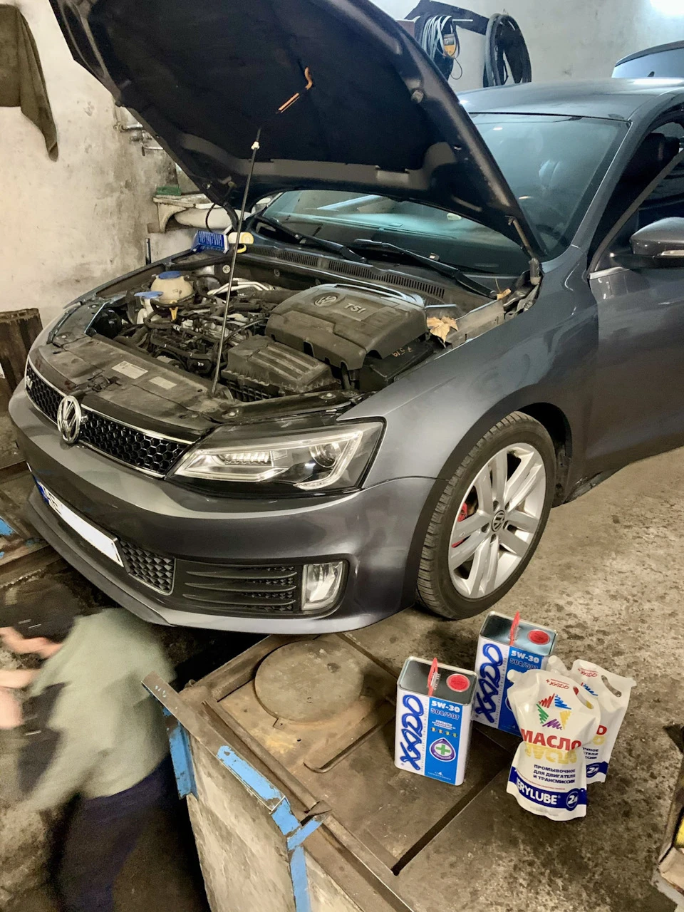 Заміна мастила Xado 5w30 504/507