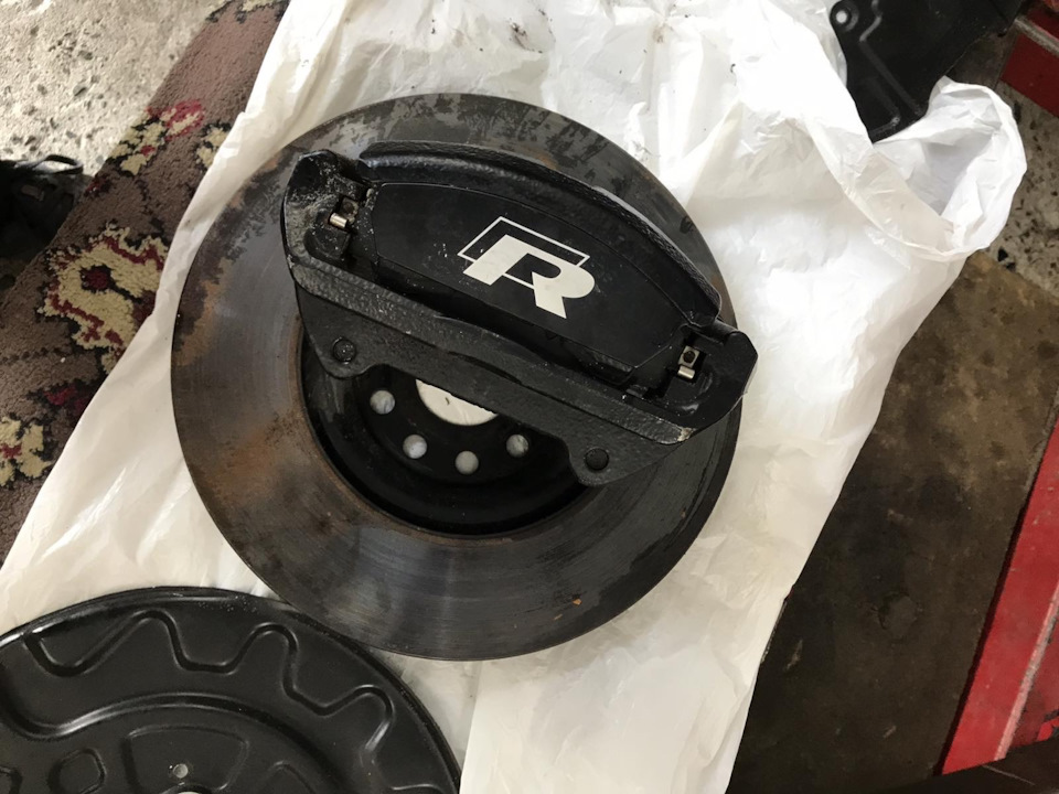 😎 Глобально про гальма. Golf 7R - 340 мм / R32 - 310 мм / ГТЦ 23,88 мм. 3