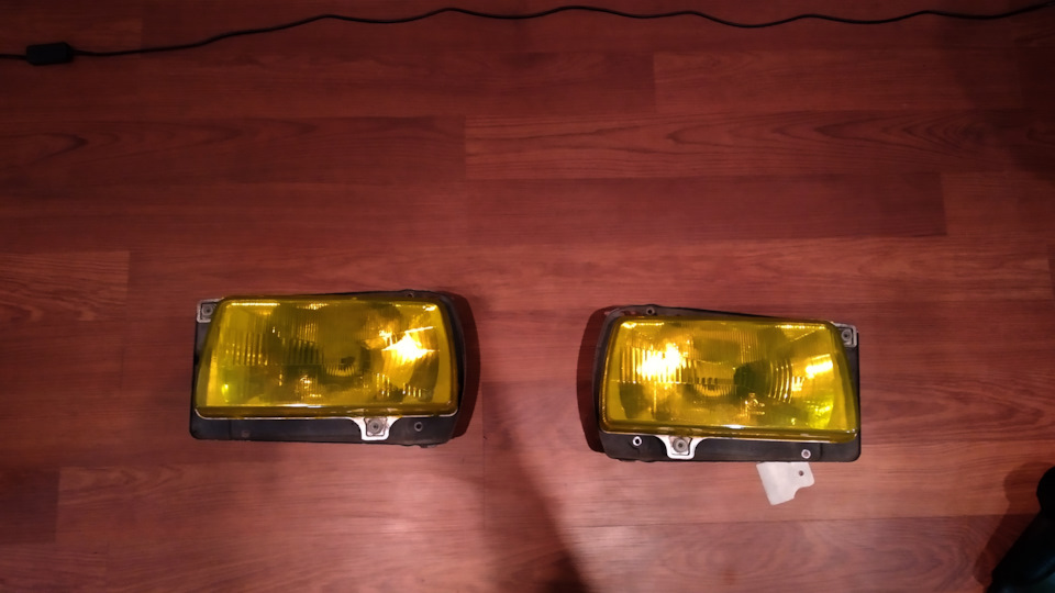 Жовті фари Volkswagen Jetta MK2 5