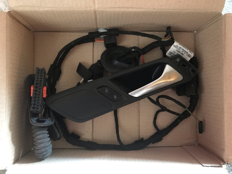 Кнопка закриття ЦЗ з пасажирського боку 1