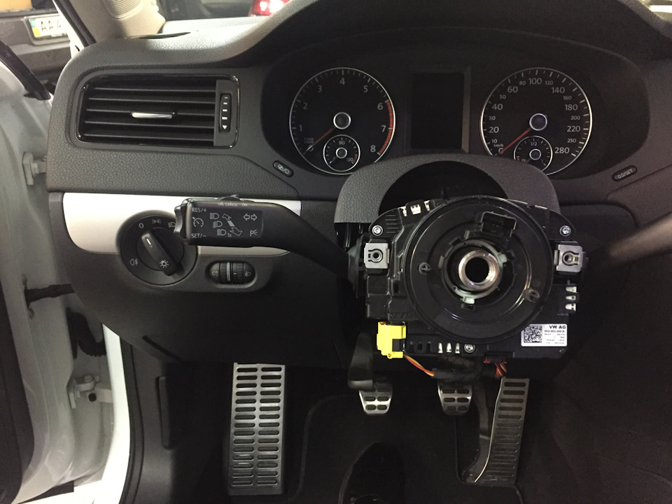 Bluetooth/ cruise control/ SET/ підігрів сидінь 1