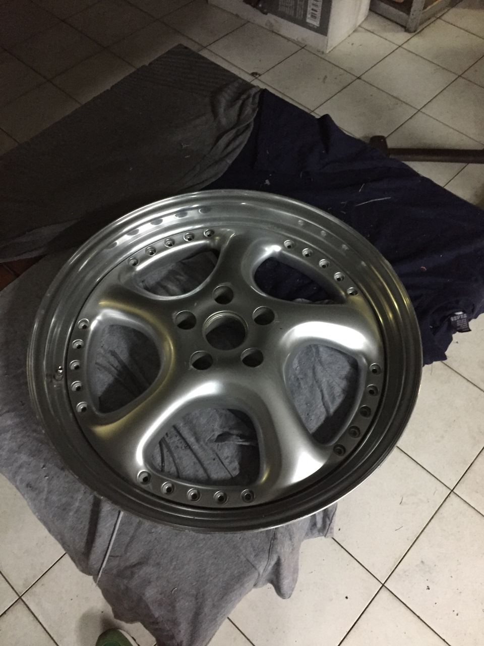 Разборка дисков ARTEC. Продам полки ARTEC RH 19 2.25 3