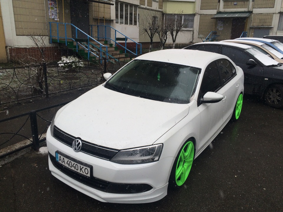 Grille Jetta Hybrid 5