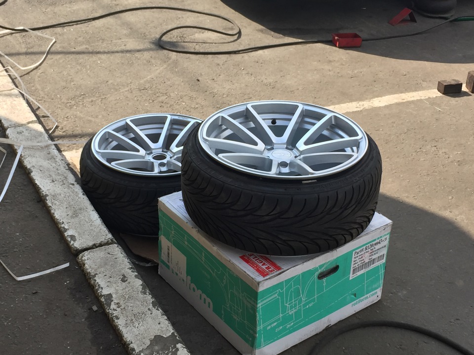 Rotiform SPF 10J на 215/35 R19 4