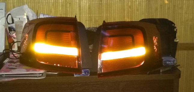 Jetta 2017 from USA. Помаранчеві лампи в задні повторювачі поворотів 2